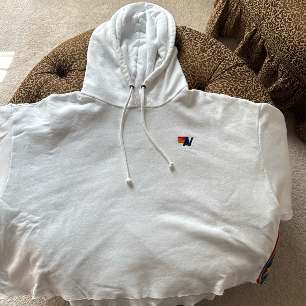 AVIATOR NATION BOLT STRIPE RELAXED CROPPED WHITE PULLOVER HOODIE

WOMAN’S SMALL